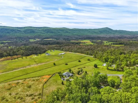 340 Nazareth Drive Fort Valley VA 22652