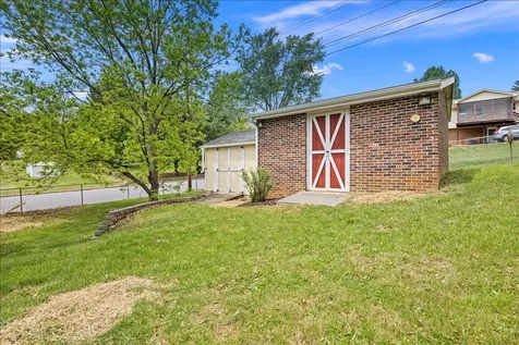 84 Hudson Avenue Staunton VA 24401