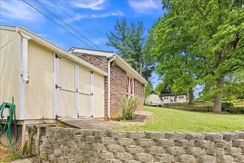84 Hudson Avenue Staunton VA 24401