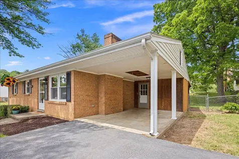 84 Hudson Avenue Staunton VA 24401