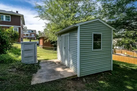 820 Donaghe Street Staunton VA 24401