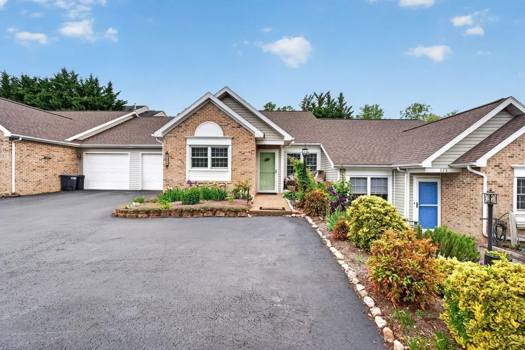 324 Emerald Drive Harrisonburg VA 22801