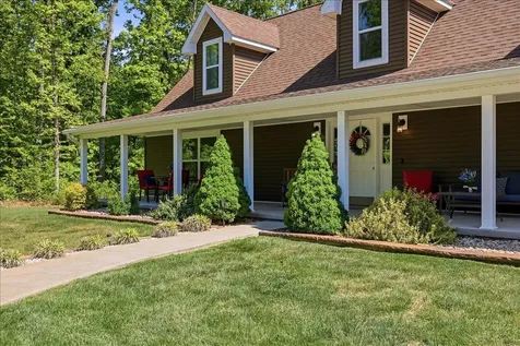 324 Lofton Road Raphine VA 24472