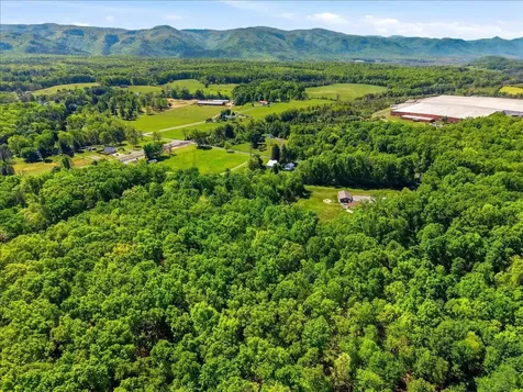 324 Lofton Road Raphine VA 24472