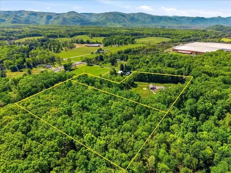 324 Lofton Road Raphine VA 24472