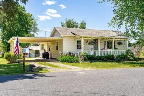 207 8th Street Grottoes VA 24441