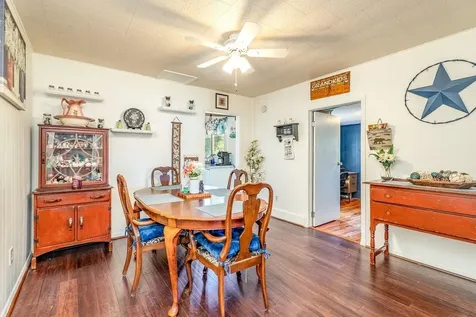 207 8th Street Grottoes VA 24441