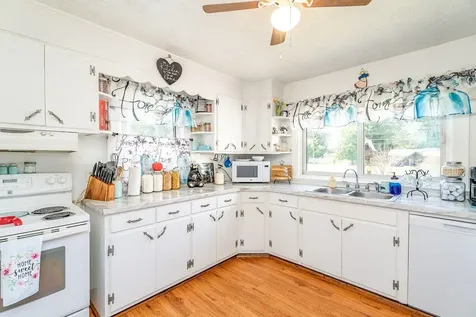 207 8th Street Grottoes VA 24441