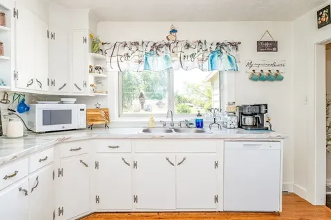 207 8th Street Grottoes VA 24441