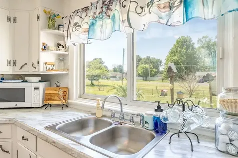 207 8th Street Grottoes VA 24441