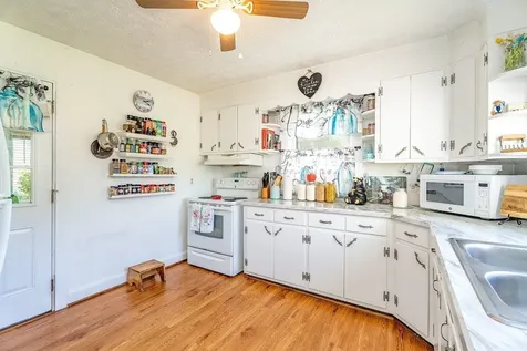 207 8th Street Grottoes VA 24441
