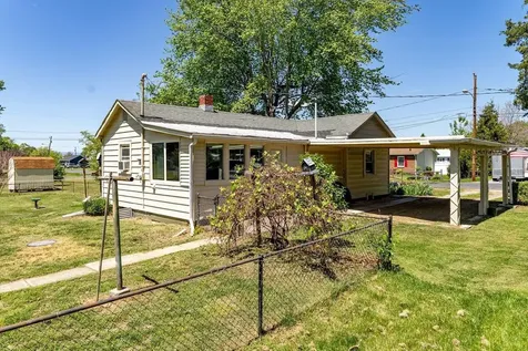 207 8th Street Grottoes VA 24441