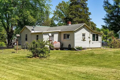 207 8th Street Grottoes VA 24441