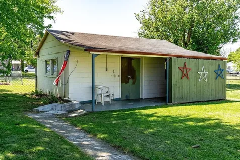 207 8th Street Grottoes VA 24441