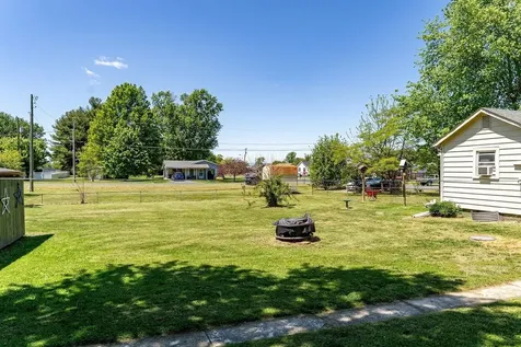 207 8th Street Grottoes VA 24441