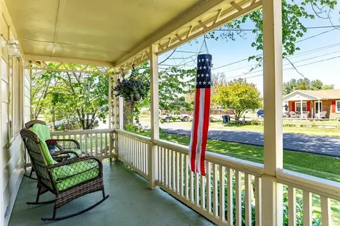 207 8th Street Grottoes VA 24441