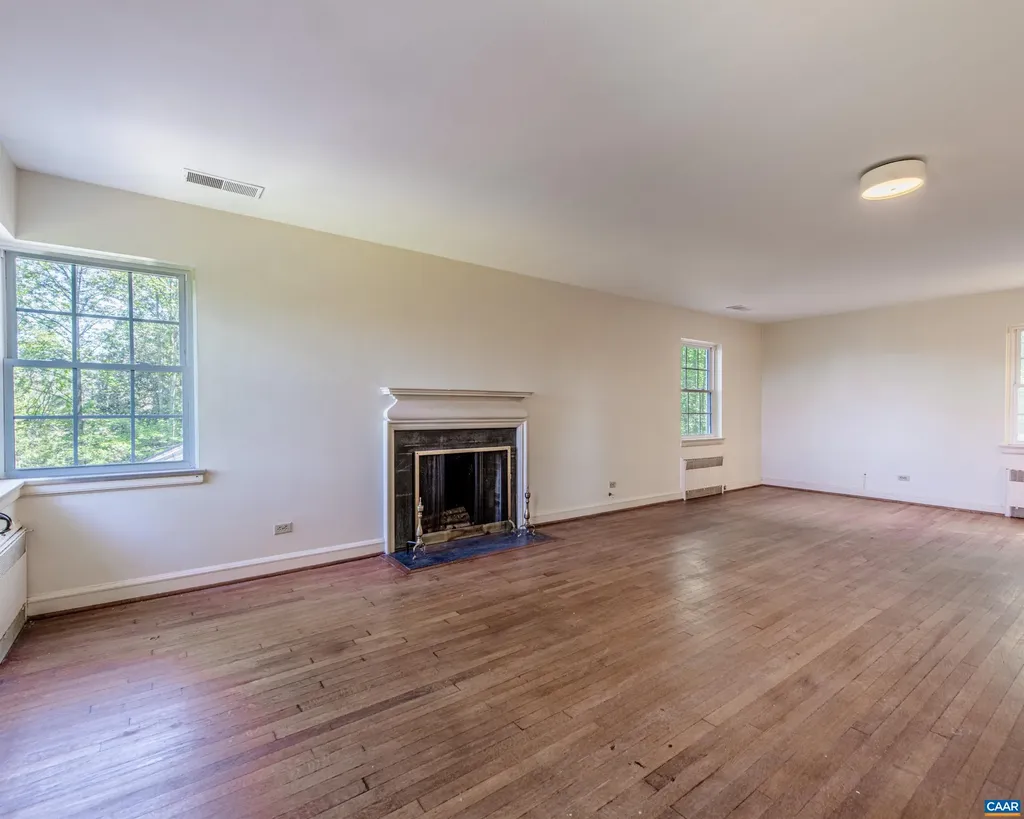 10070 Barnetts Ford Road Orange VA 22960