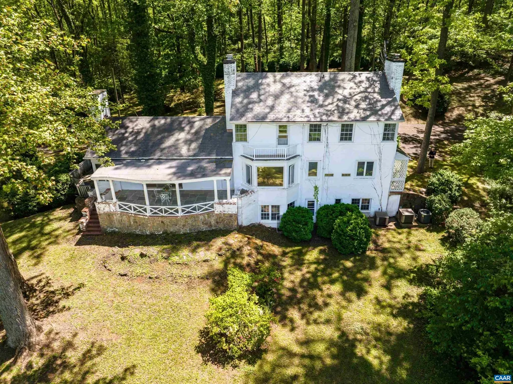 10070 Barnetts Ford Road Orange VA 22960