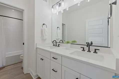 3419 Ashlin Cove Charlottesville VA 22901