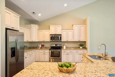 265 Windsor Drive Fishersville VA 22939