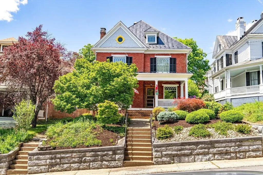 14 Coalter Street S Staunton VA 24401