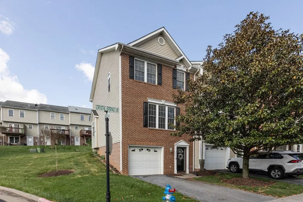 2984 Crystal Spring Lane Rockingham VA 22801