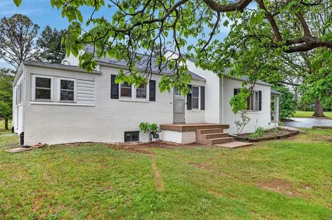 23 Montrose Drive Fishersville VA 22939