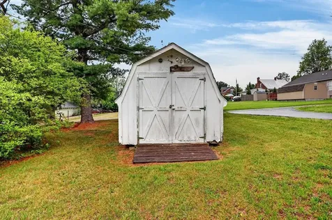 23 Montrose Drive Fishersville VA 22939