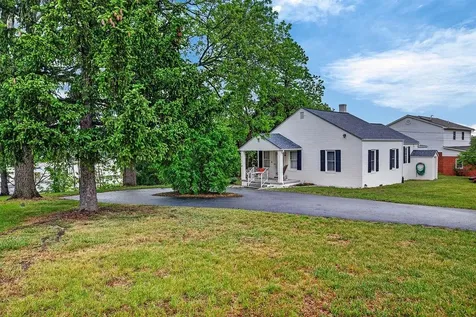 23 Montrose Drive Fishersville VA 22939
