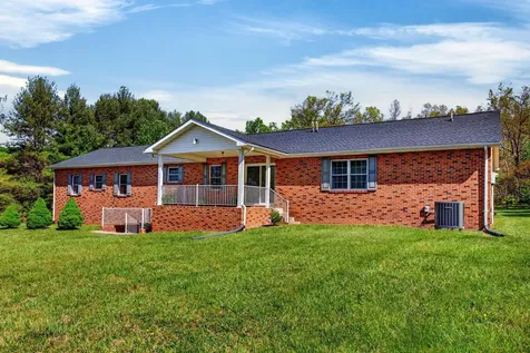 182 Mikes Knob Lane Waynesboro VA 22980