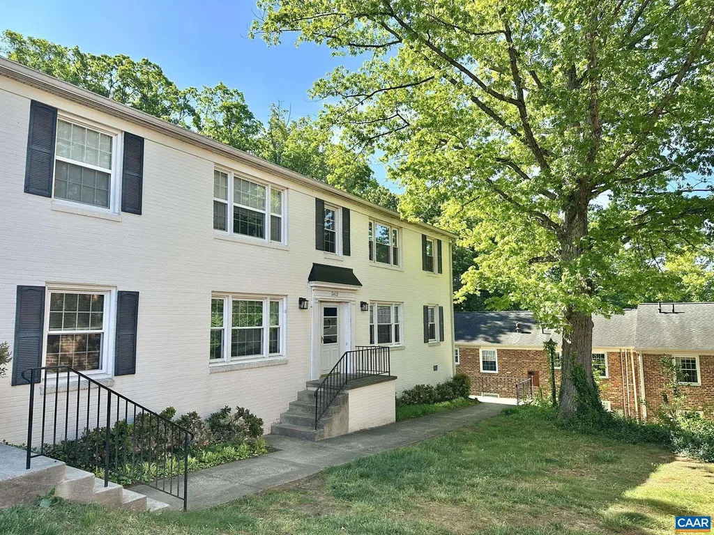 2412 Barracks Place Charlottesville VA 22901