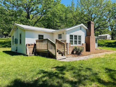 79 Rocky Lane Stuarts Draft VA 24477
