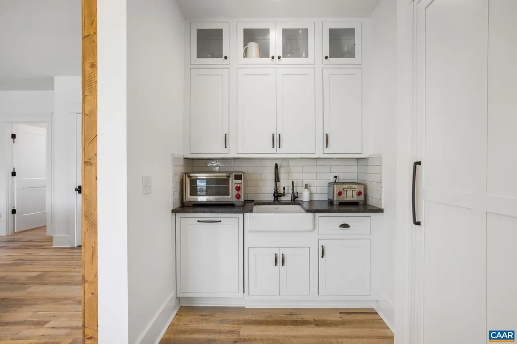 320 Barn House Lane Charlottesville VA 22901