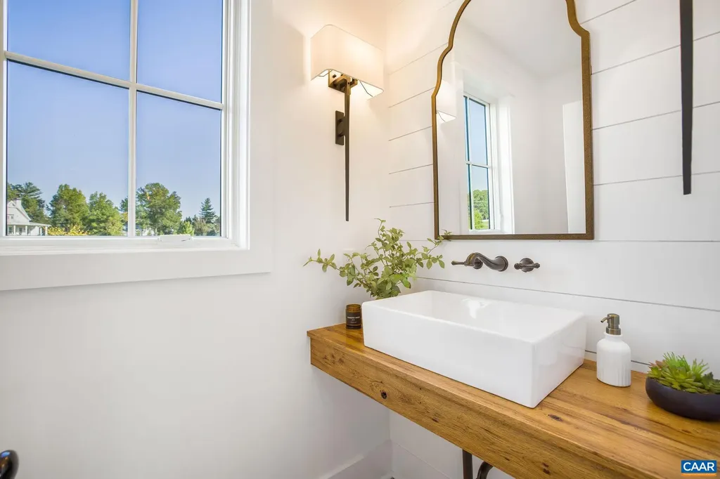 320 Barn House Lane Charlottesville VA 22901