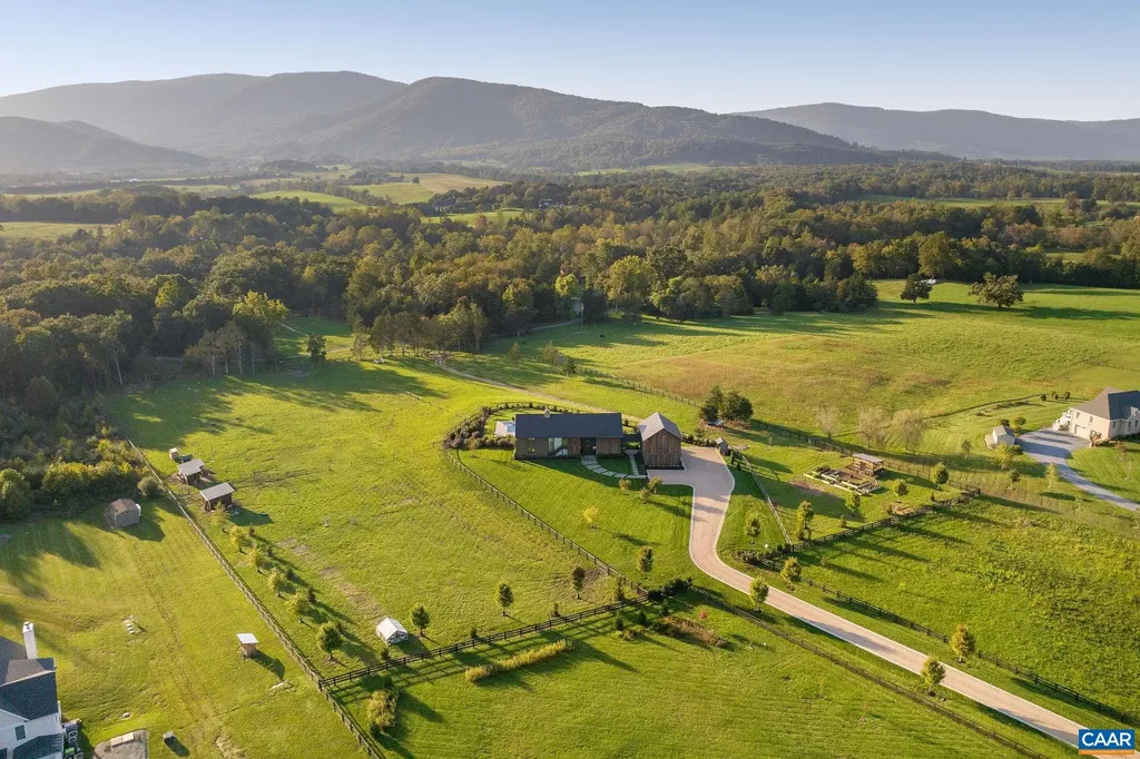 320 Barn House Lane Charlottesville VA 22901