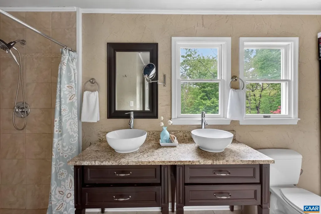 1206 South Keswick Drive Troy VA 22974