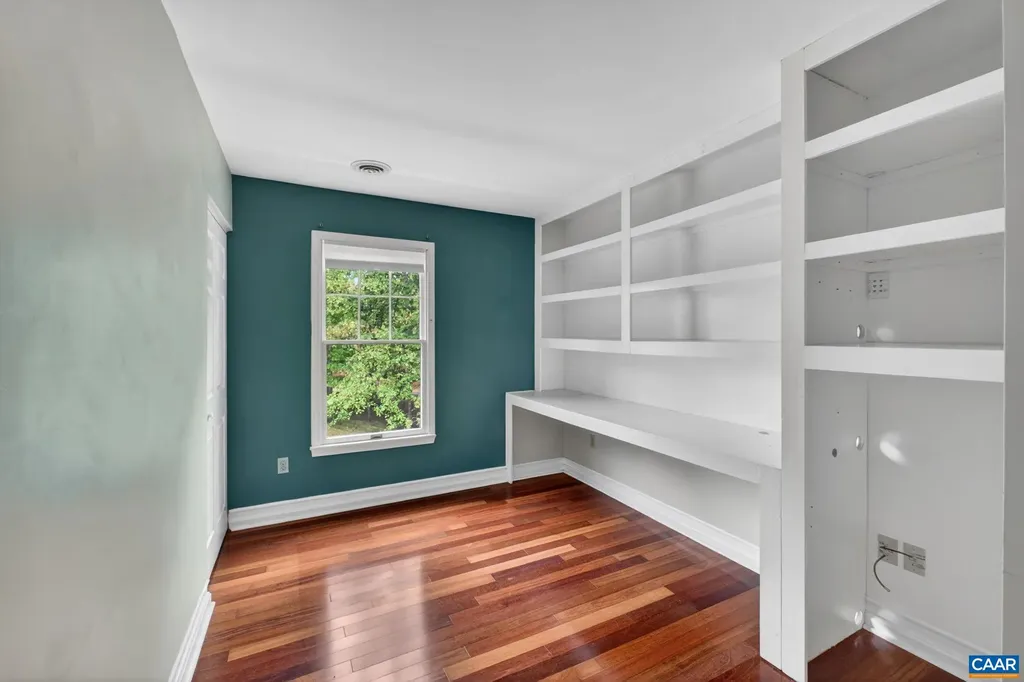 1206 South Keswick Drive Troy VA 22974