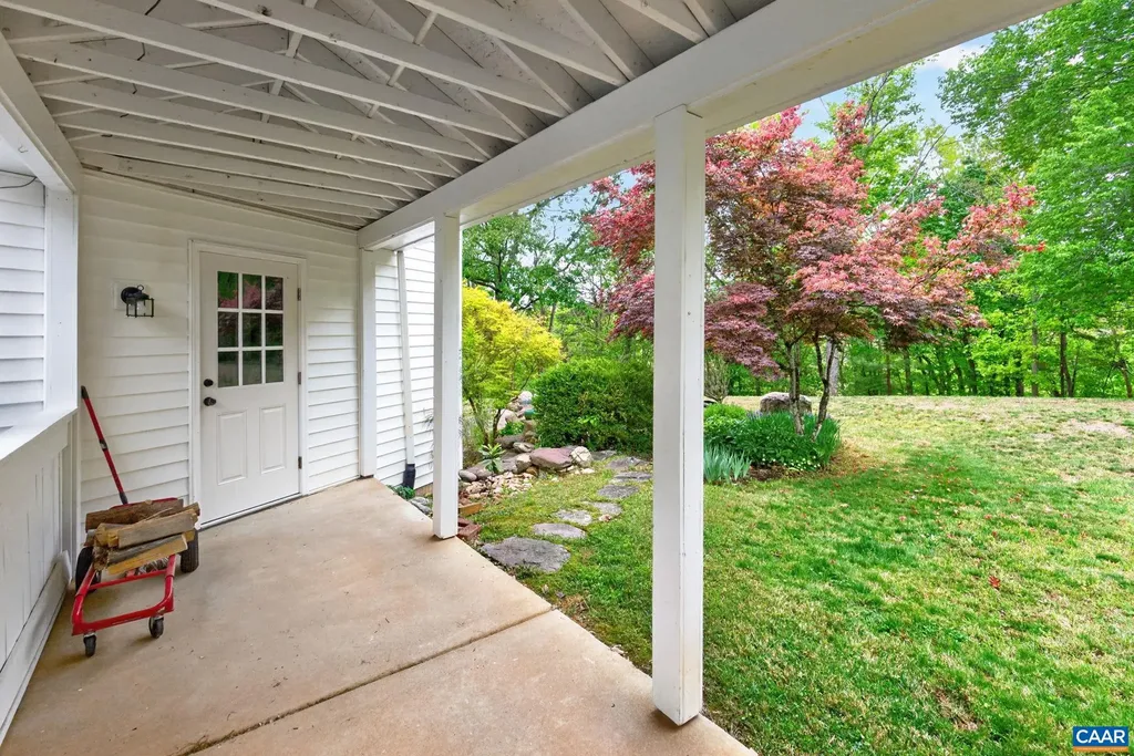 1206 South Keswick Drive Troy VA 22974