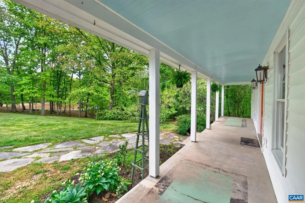 1206 South Keswick Drive Troy VA 22974