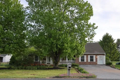 191 Grandview Drive Waynesboro VA 22980