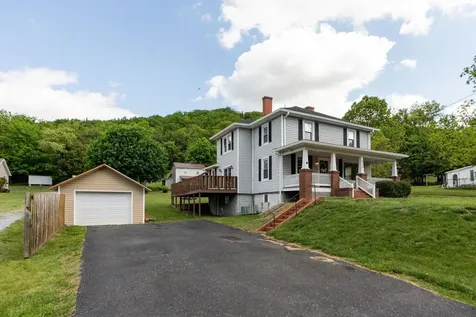 429 Betsy Bell Road Staunton VA 24401