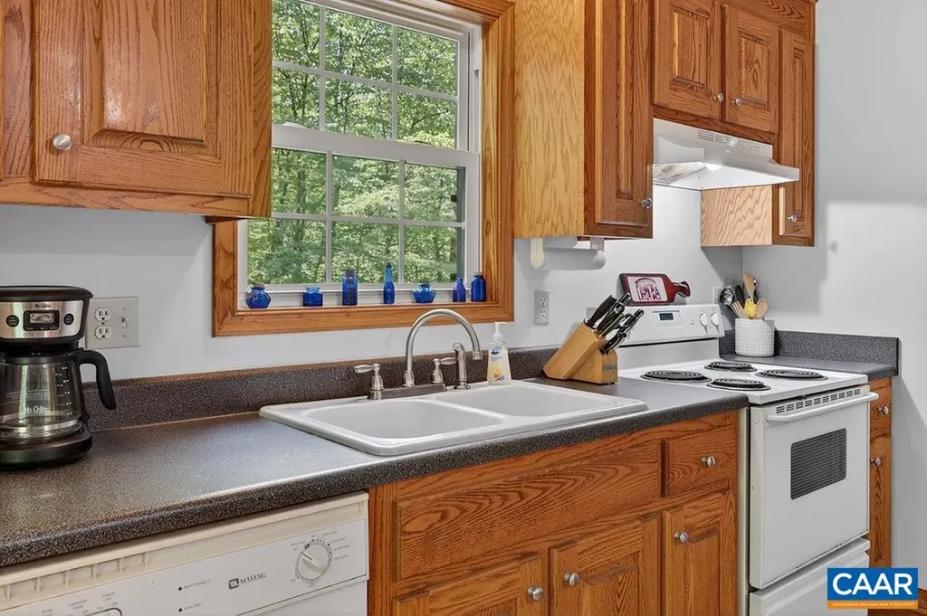 2 Dogwood Lane Nellysford VA 22958
