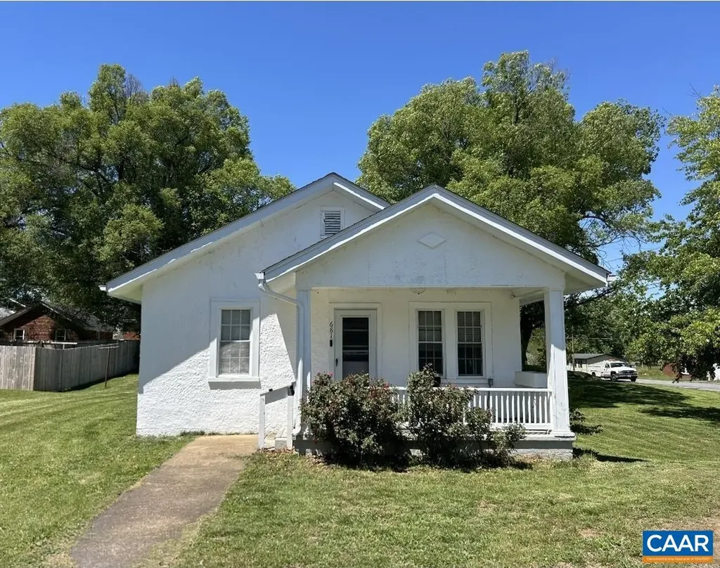 681 Sherwood Avenue Waynesboro VA 22980