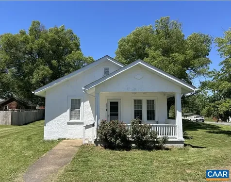 681 Sherwood Avenue Waynesboro VA 22980