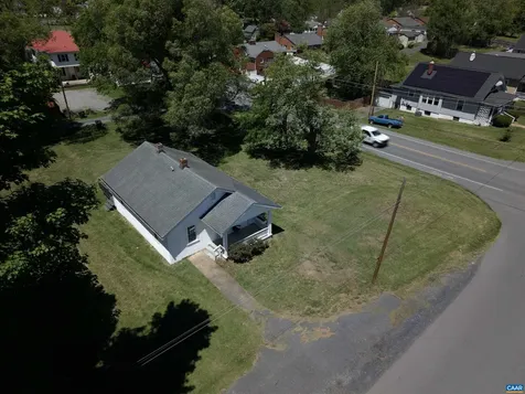 681 Sherwood Avenue Waynesboro VA 22980