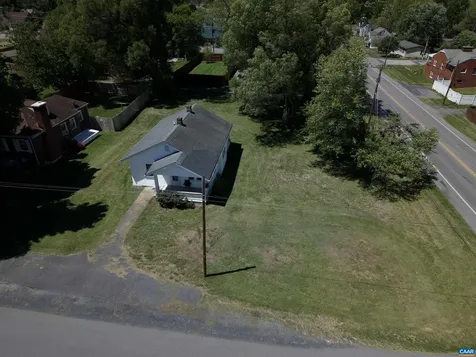 681 Sherwood Avenue Waynesboro VA 22980