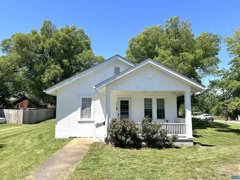 681 Sherwood Avenue Waynesboro VA 22980