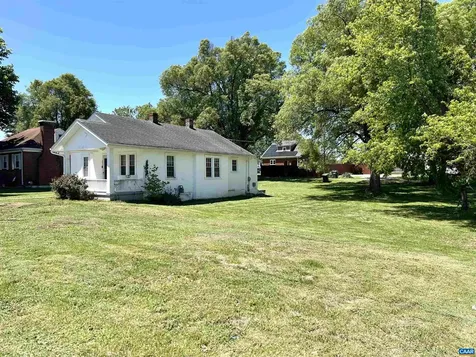 681 Sherwood Avenue Waynesboro VA 22980