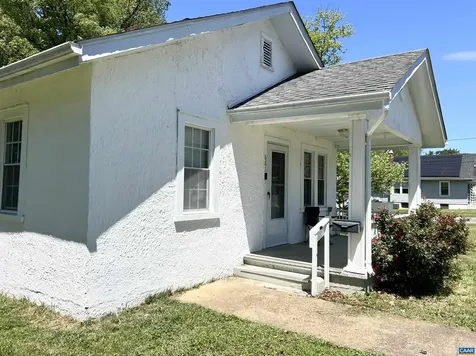 681 Sherwood Avenue Waynesboro VA 22980
