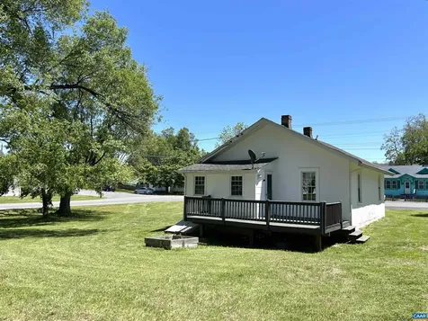 681 Sherwood Avenue Waynesboro VA 22980
